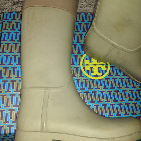 Tory Burch rain boots - Picture 6 of 8